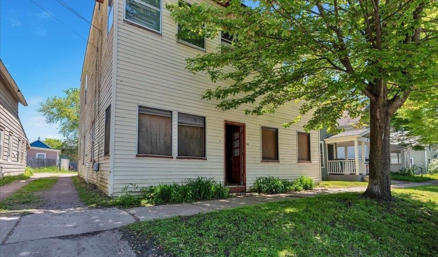 174-176 N Champlain St, Burlington, VT 05401 - 4 Beds, 2 Bath