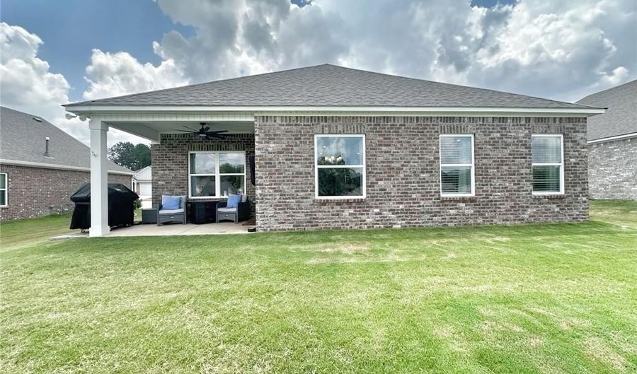 2527 FARMVILLE LAKES Dr, Auburn, AL 36830 - 3 Beds, 2 Bath