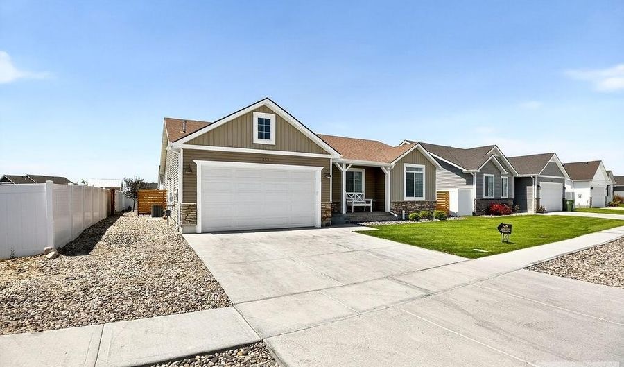 5033 Jake Ave, Chubbuck, ID 83202 - 3 Beds, 2 Bath