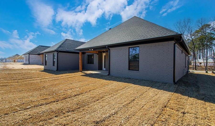 6178 Majestic Waters, Benton, AR 72019 - 4 Beds, 3 Bath