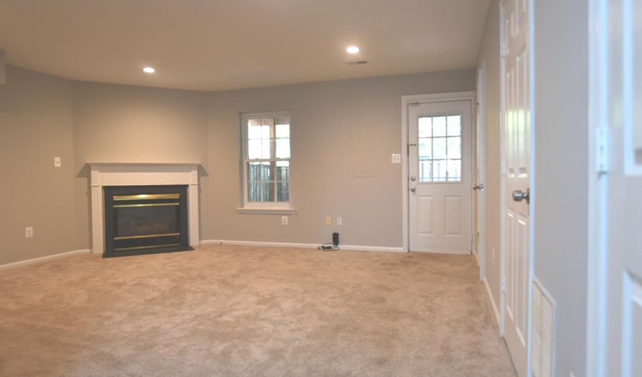 20180 HARDWOOD Ter, Ashburn, VA 20147 - 3 Beds, 4 Bath