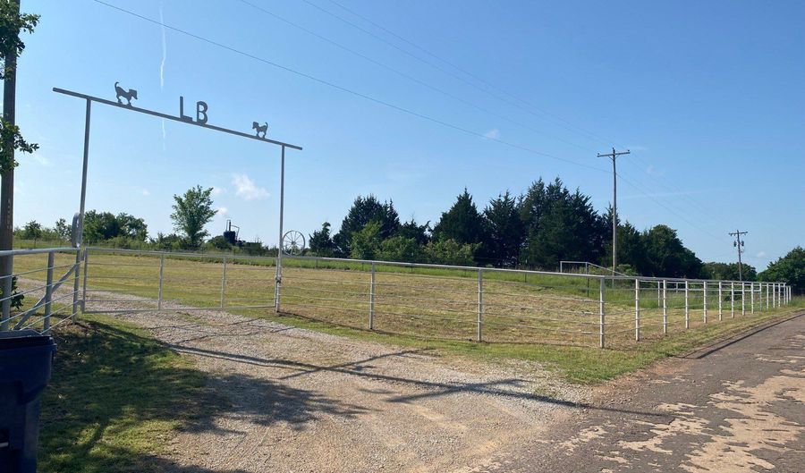 40335 S. Division St, Asher, OK 74826 - 2 Beds, 2 Bath