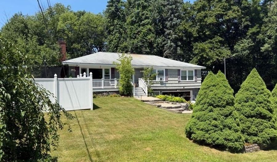 3 Lincoln Dr, Bow, NH 03304 - 4 Beds, 2 Bath