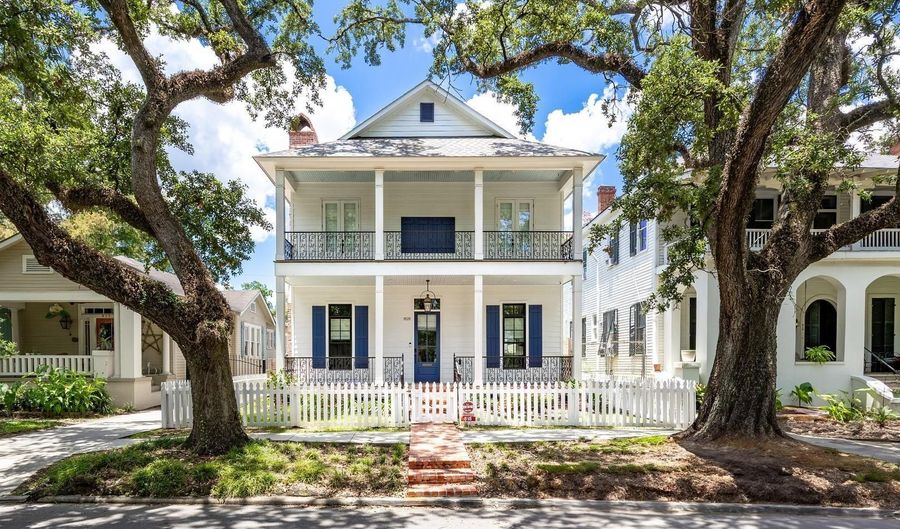 818 Park Blvd, Baton Rouge, LA 70806 - 4 Beds, 4 Bath