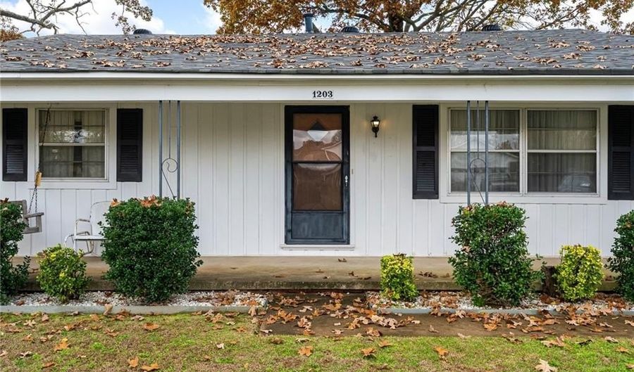 1203 Gerald St, Barling, AR 72923 - 3 Beds, 2 Bath
