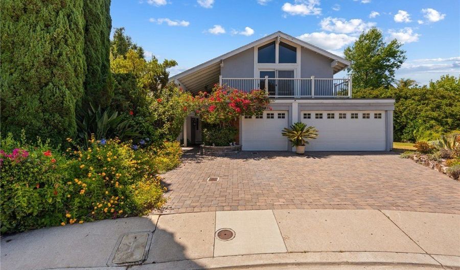 5230 Harbour Heights Ct, San Diego, CA 92109 - 6 Beds, 3 Bath