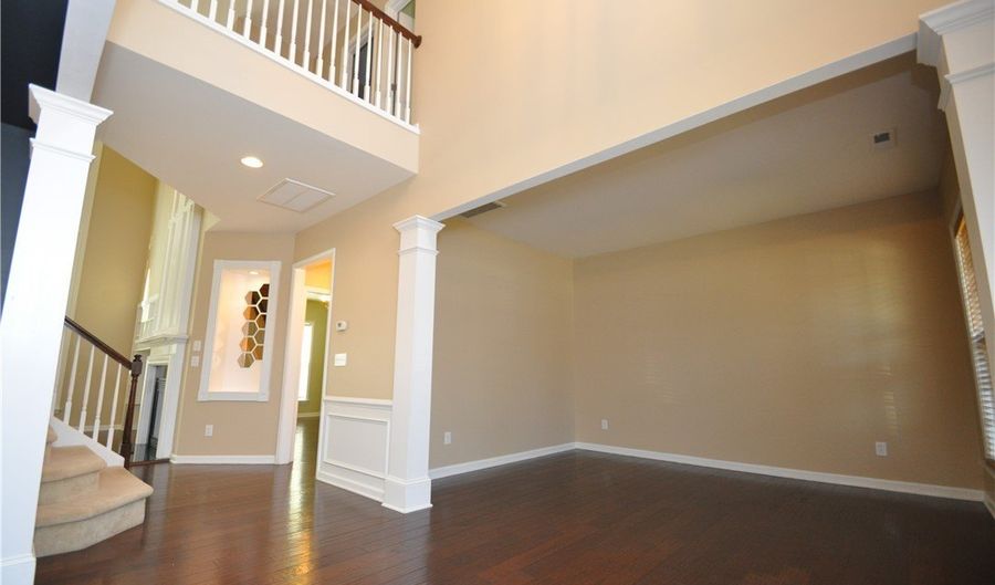 300 Sutton Glen Dr, Apex, NC 27523 - 5 Beds, 3 Bath