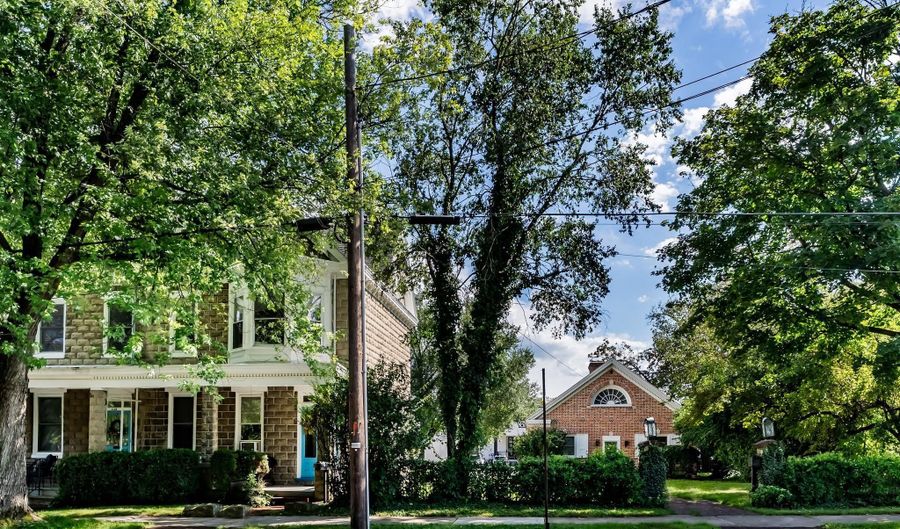 670-672 W LOUTHER St, Carlisle, PA 17013 - 6 Beds, 2 Bath