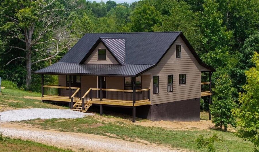 38 Hawks Point Rd, Beattyville, KY 41311 - 3 Beds, 2 Bath