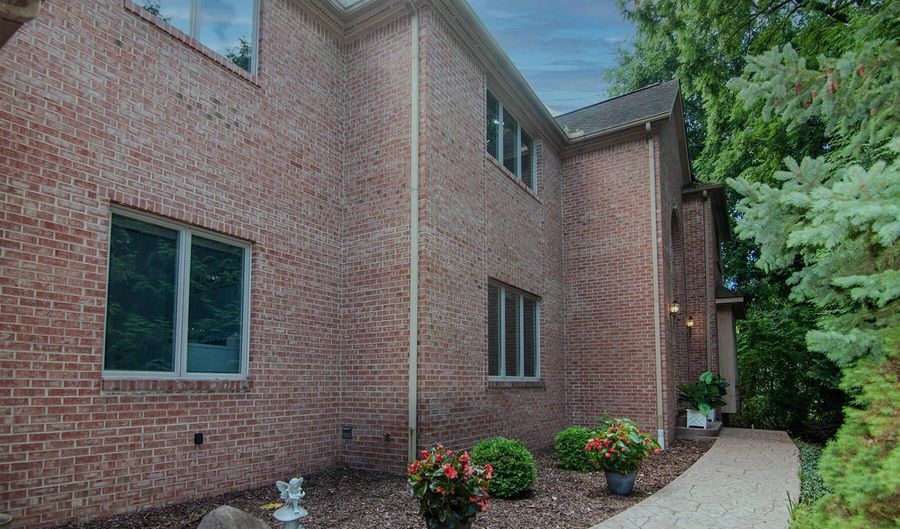 588 Green Rd, Ann Arbor, MI 48105 - 4 Beds, 4 Bath