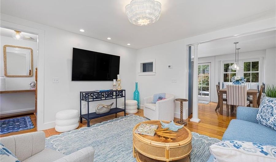5 Tews Ct, Newport, RI 02840 - 3 Beds, 2 Bath