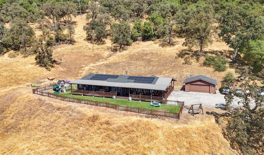 1560 Pinto Dr, Angels Camp, CA 95222 - 3 Beds, 3 Bath