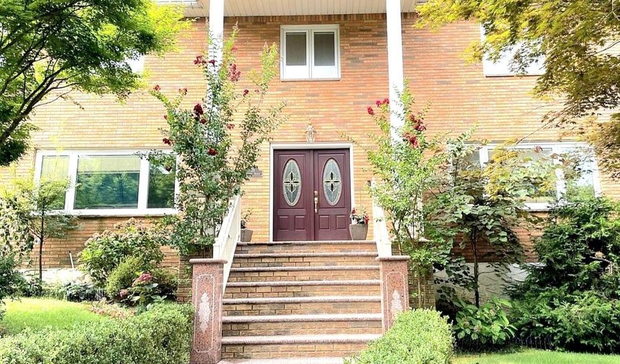 26 Altoona Ave, Staten Island, NY 10306 - 4 Beds, 4 Bath