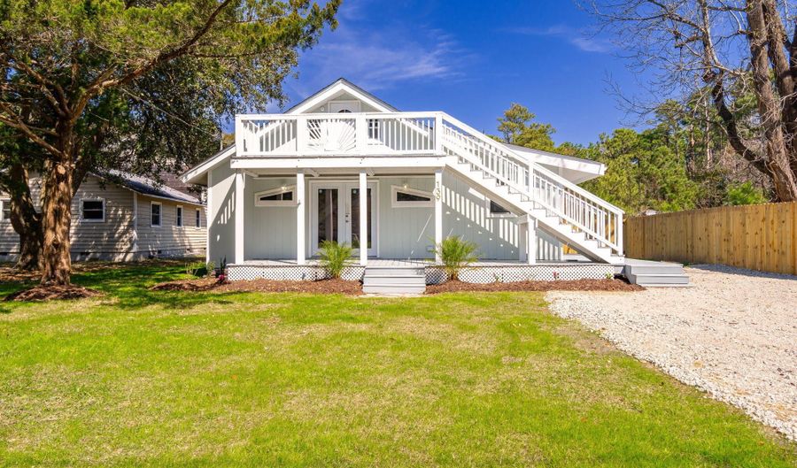 139 Conway Rd, Beaufort, NC 28516 - 2 Beds, 2 Bath