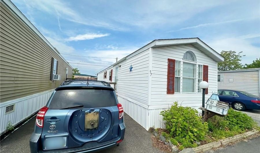 57 East Dr, East Providence, RI 02916 - 2 Beds, 1 Bath