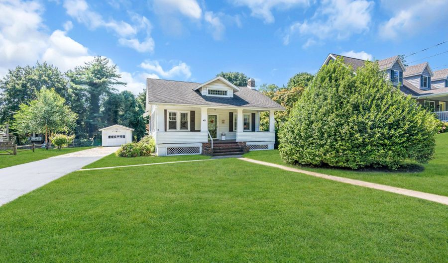 48 Valley Dr, Atlantic Highlands, NJ 07716 - 2 Beds, 1 Bath