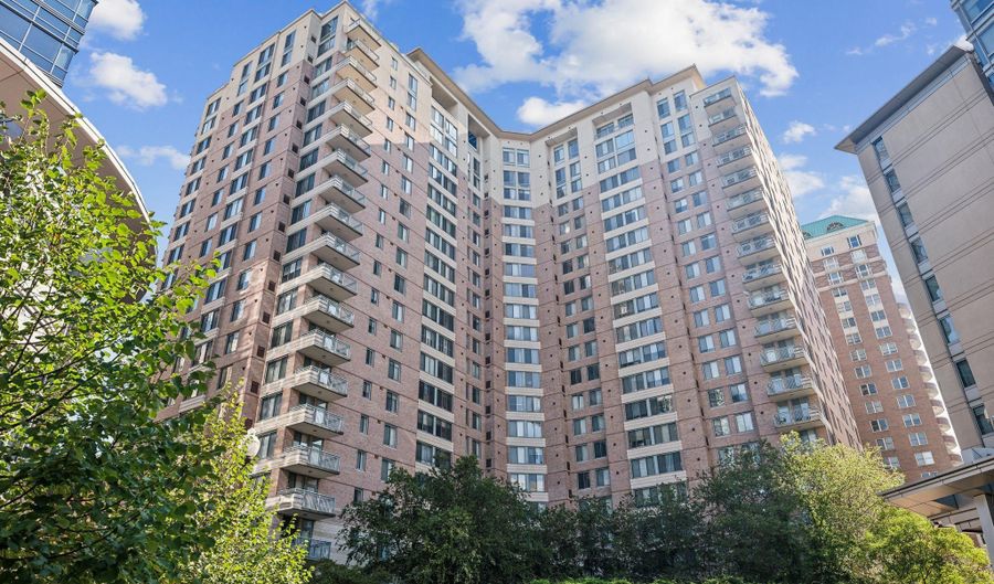 851 N GLEBE Rd N 2008, Arlington, VA 22203 - 1 Beds, 1 Bath