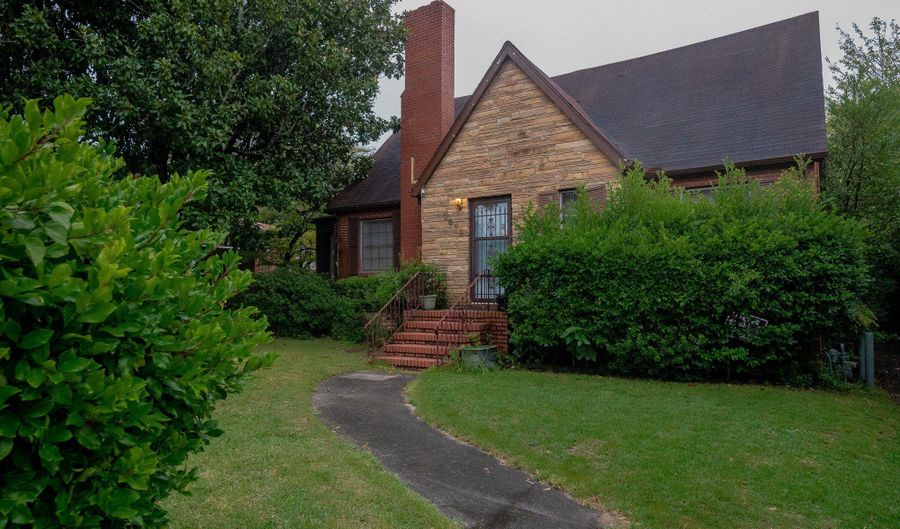 2032 Vining, Macon, GA 31204 - 6 Beds, 4 Bath