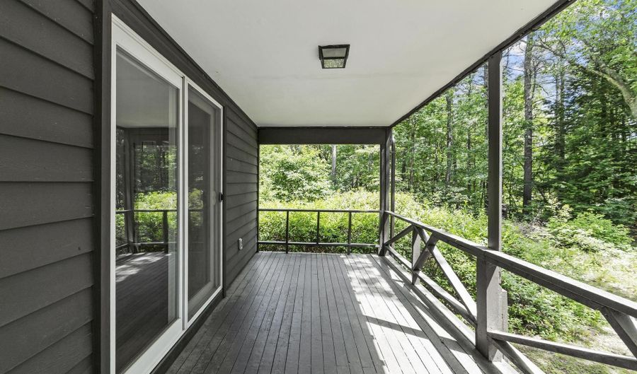 12 Bohanon Bridge Rd, Brookline, NH 03033 - 2 Beds, 1 Bath
