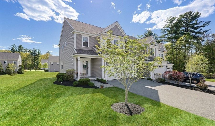 142 Bellwood Cir 142, Bellingham, MA 02019 - 2 Beds, 3 Bath