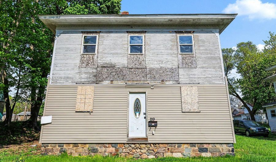 219 S Dalrymple St, Albion, MI 49224 - 3 Beds, 1 Bath