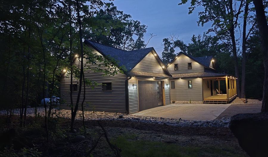10876 COUNTY ROAD V, Amherst, WI 54406 - 3 Beds, 3 Bath
