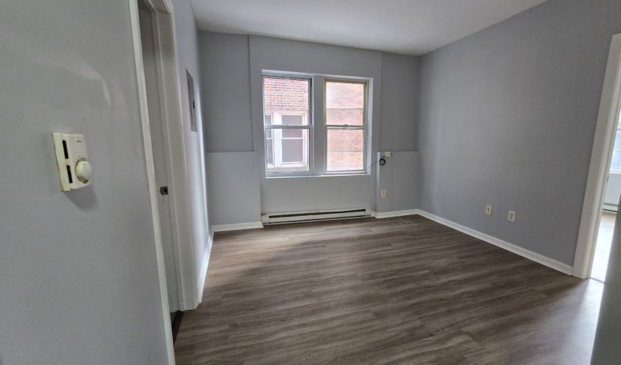 31 Whittier St 2B, Bridgeport, CT 06605 - 2 Beds, 1 Bath