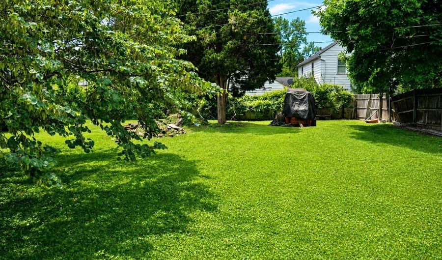 1993 Greenway Ave N, Columbus, OH 43219 - 3 Beds, 2 Bath