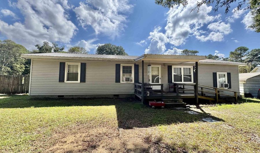 221 GEOFF Ln, Anniston, AL 36201 - 3 Beds, 2 Bath