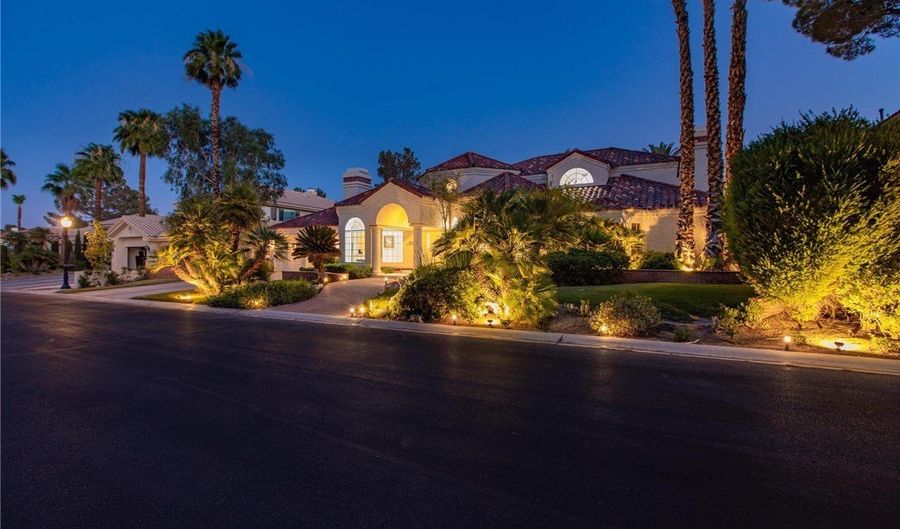 32 Princeville Ln, Las Vegas, NV 89113 - 4 Beds, 4 Bath