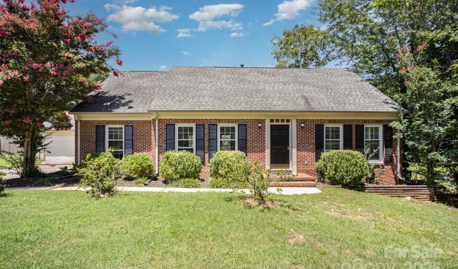 4626 Annerly Ct, Charlotte, NC 28226 - 5 Beds, 3 Bath
