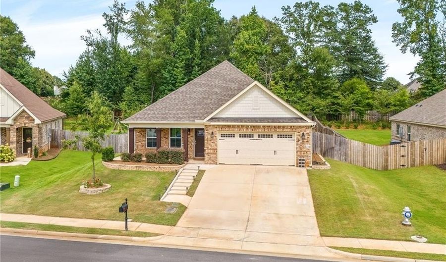 2136 ARMISTEAD Ln, Auburn, AL 36830 - 3 Beds, 2 Bath