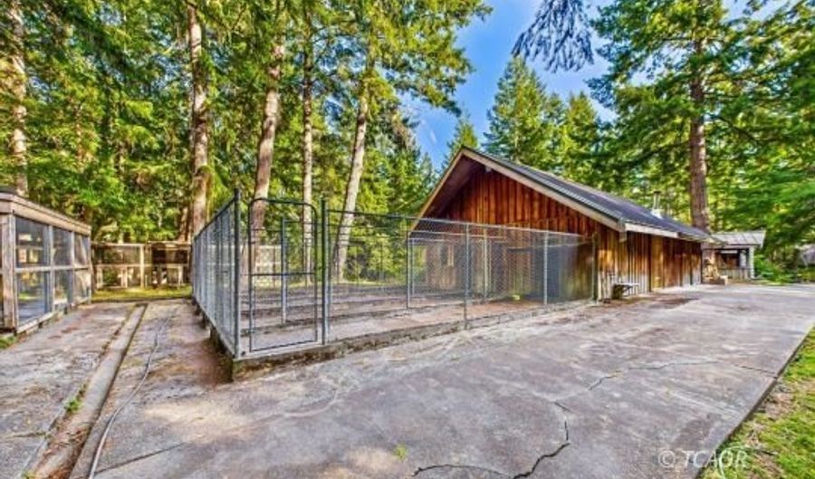 14361 Maple Creek Rd, Arcata, CA 95550 - 2 Beds, 2 Bath