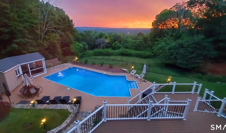 14 Vermillion Dr, Avon, CT 06001 - 7 Beds, 6 Bath