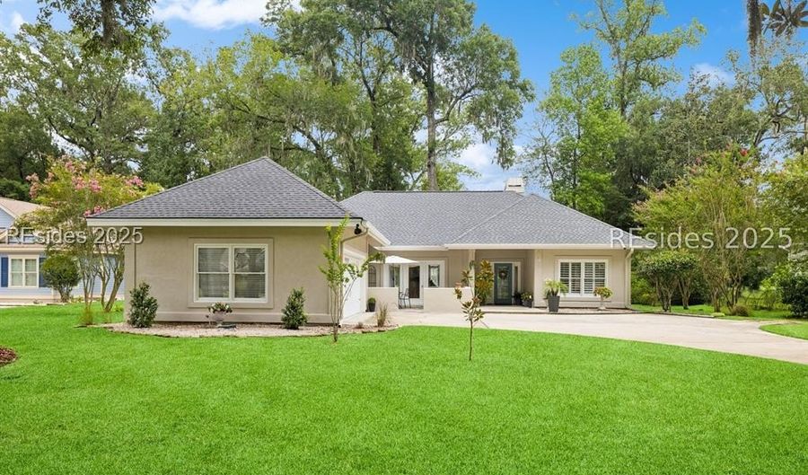 13 Greenwood Dr, Bluffton, SC 29910 - 3 Beds, 3 Bath