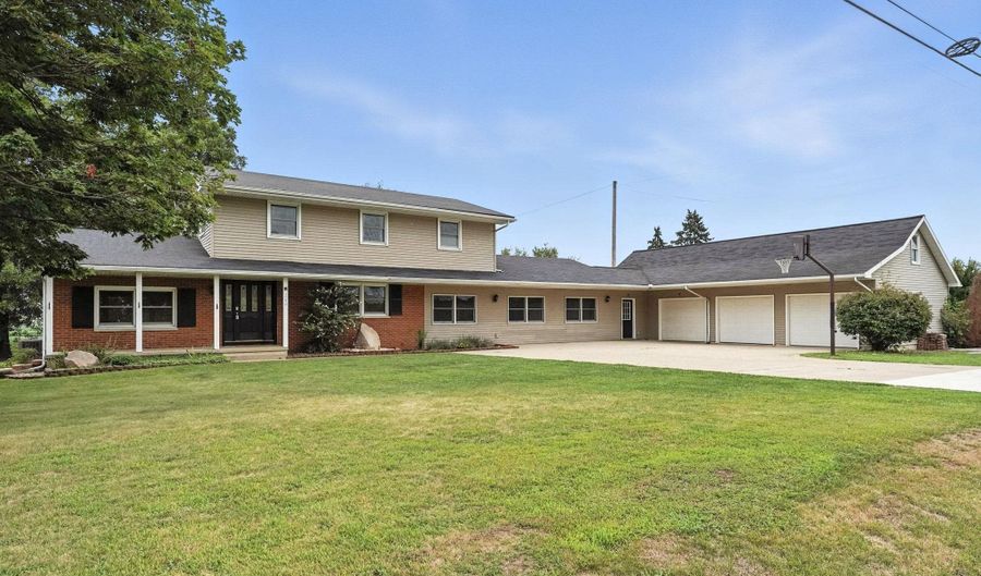 1740 W 200, Angola, IN 46703 - 4 Beds, 4 Bath