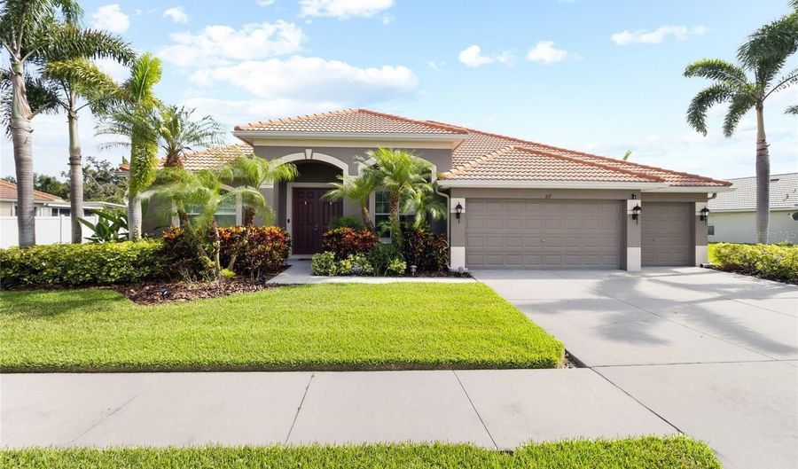 317 ROYAL BONNET Dr, Apollo Beach, FL 33572 - 4 Beds, 4 Bath