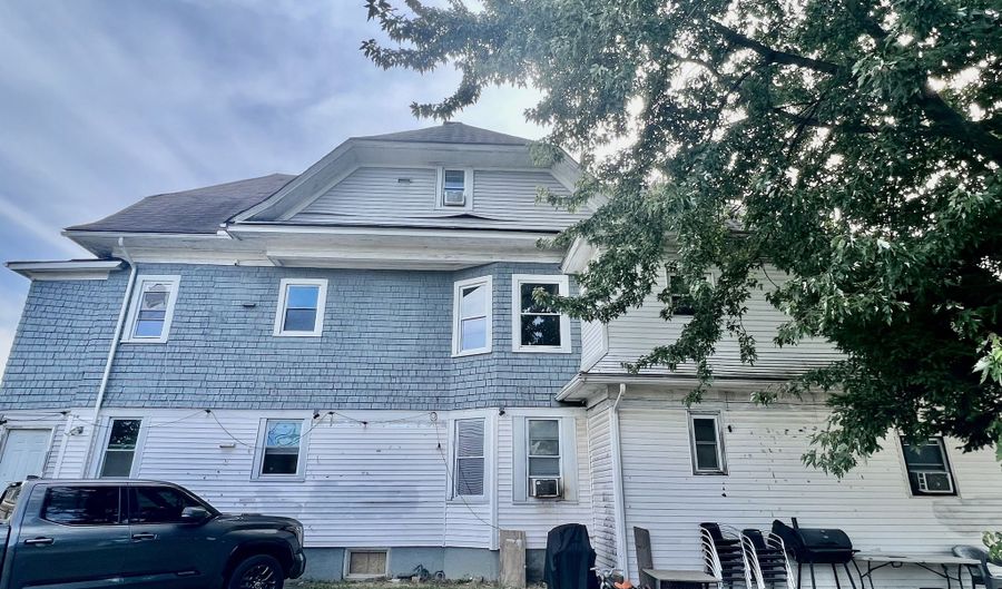1691 North Ave, Bridgeport, CT 06604 - 3 Beds, 1 Bath