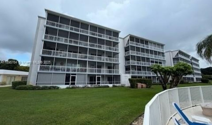 250 John F Kennedy Dr 303, Atlantis, FL 33462 - 2 Beds, 2 Bath