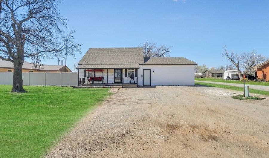 111 N Grand Ave, Willow, OK 73673 - 3 Beds, 2 Bath