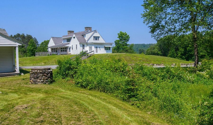 672 E Orchard St, Brattleboro, VT 05301 - 3 Beds, 3 Bath