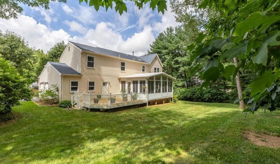331 SHERINGHAM Dr, Hockessin, DE 19707 - 4 Beds, 3 Bath