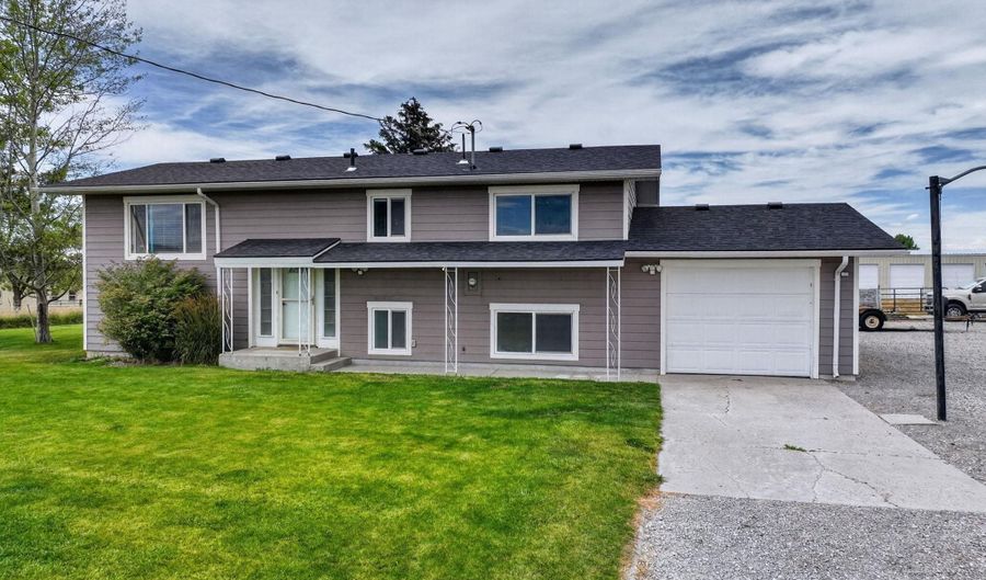 2948 S Frontage Rd, American Falls, ID 83211 - 3 Beds, 2 Bath