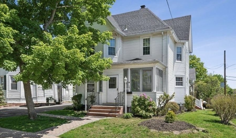 146 N Sussex St, Andover, NJ 07801 - 3 Beds, 3 Bath