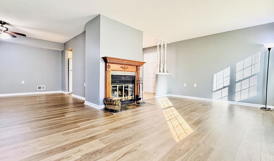 304 Wellington Pl, Aberdeen, NJ 07747 - 2 Beds, 1 Bath