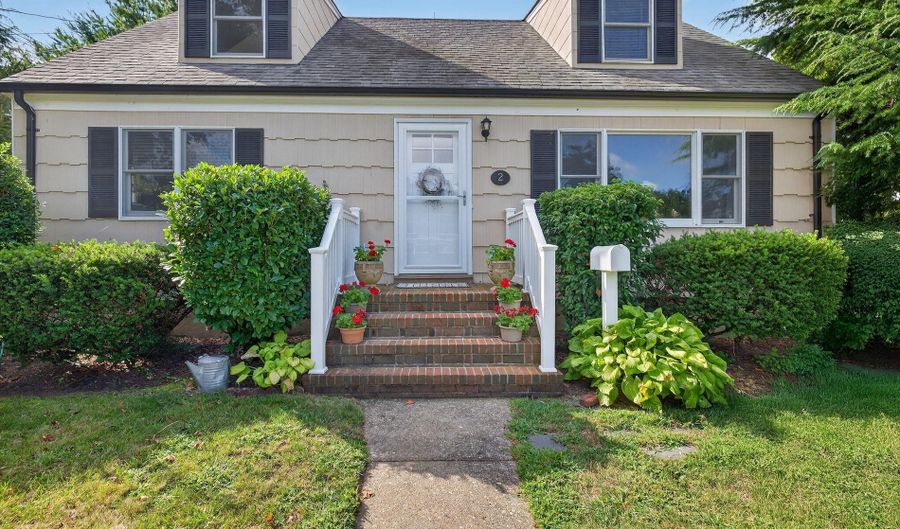 2 Perkins Ave, Amityville, NY 11701 - 4 Beds, 2 Bath