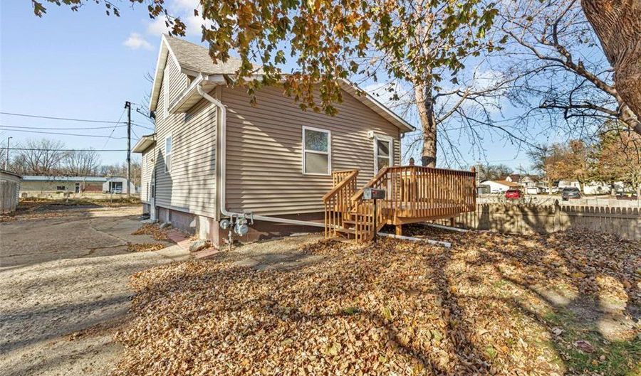 1126 S Newton Ave, Albert Lea, MN 56007 - 3 Beds, 2 Bath