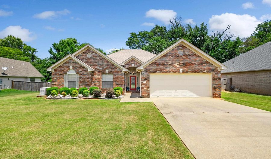 3270 Clover Hill Ln, Benton, AR 72015 - 4 Beds, 2 Bath