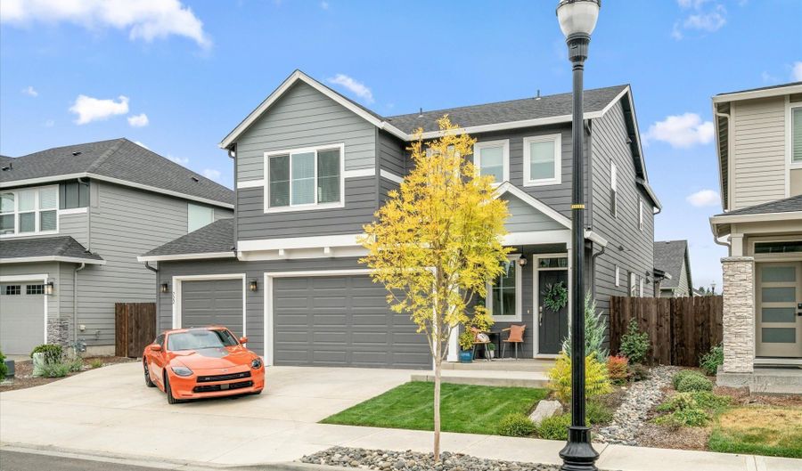 722 SE 37th Ave, Battle Ground, WA 98604 - 5 Beds, 3 Bath
