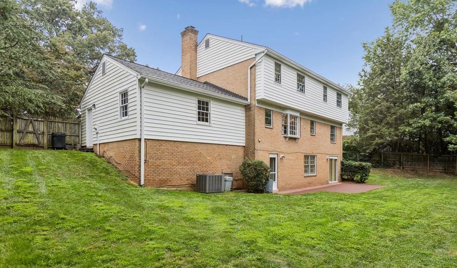 4893 35TH Rd N, Arlington, VA 22207 - 6 Beds, 4 Bath